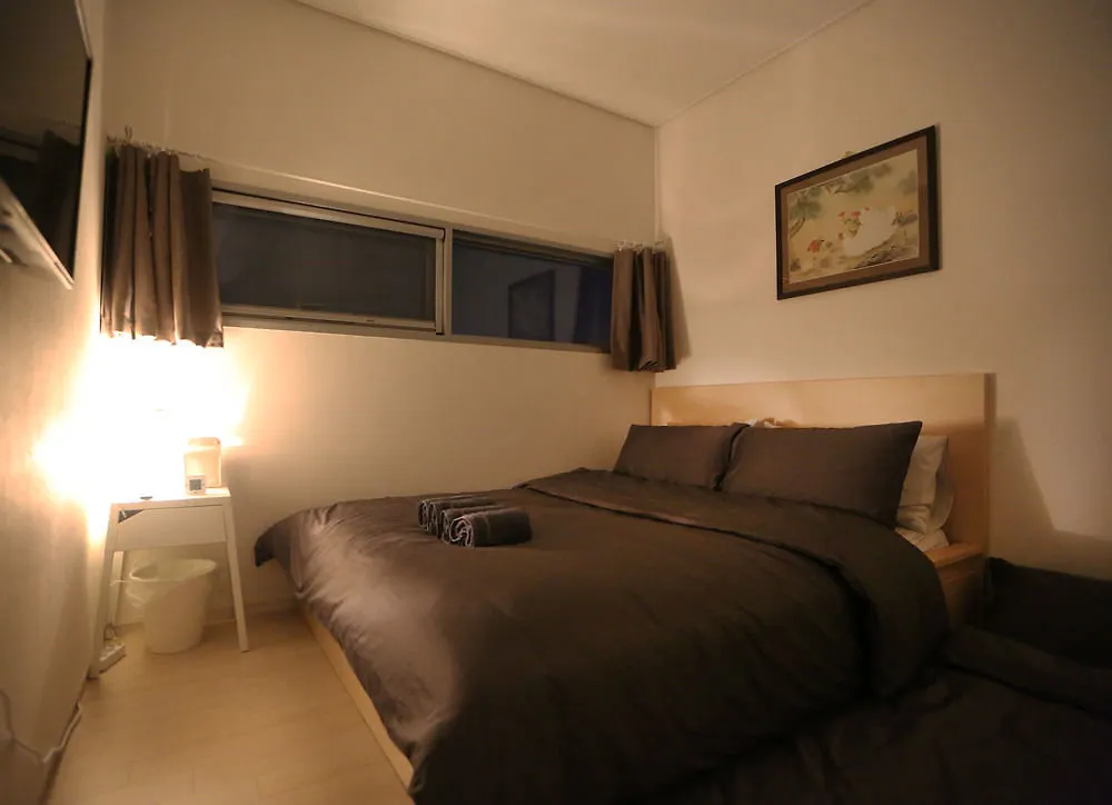 Runway Guesthouse - Hostel Incheon Hotel