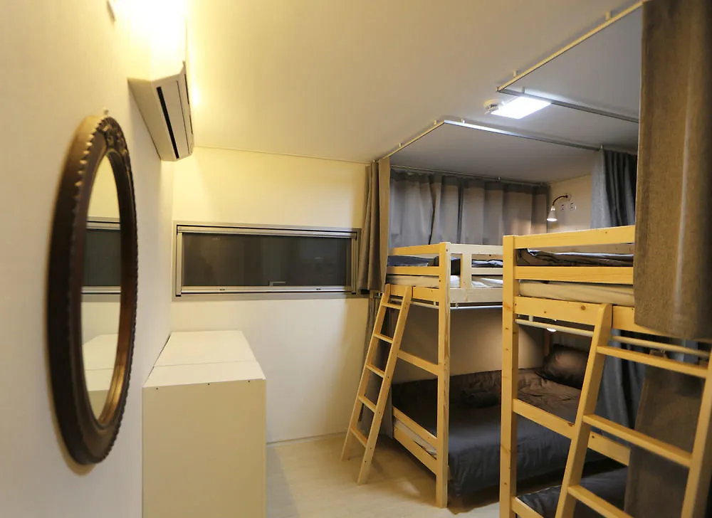 Runway Guesthouse - Hostel Incheon Hotel
