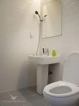 Runway Guesthouse - Hostel Incheon 2*,  South Korea