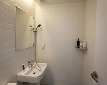 Runway Guesthouse - Hostel Incheon Hotel